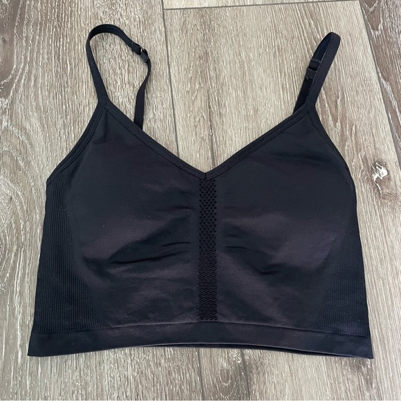 Fabletics Sync Seamless Bralette Black Size Medium - Picture 7 of 9